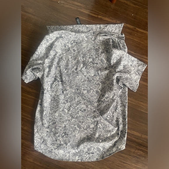 Lululemon men’s button down shirt black and white pattern - Picture 2 of 5